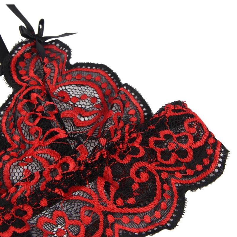 ENSEMBLE DEUX PIÈCES TOP ET STRING EN DENTELLE