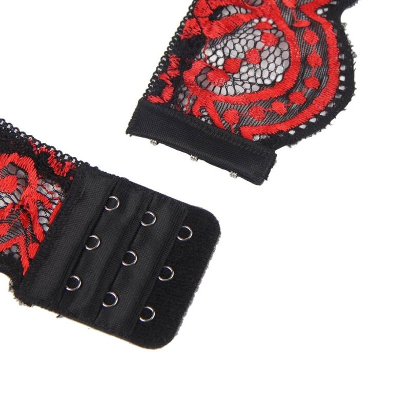 ENSEMBLE DEUX PIÈCES TOP ET STRING EN DENTELLE