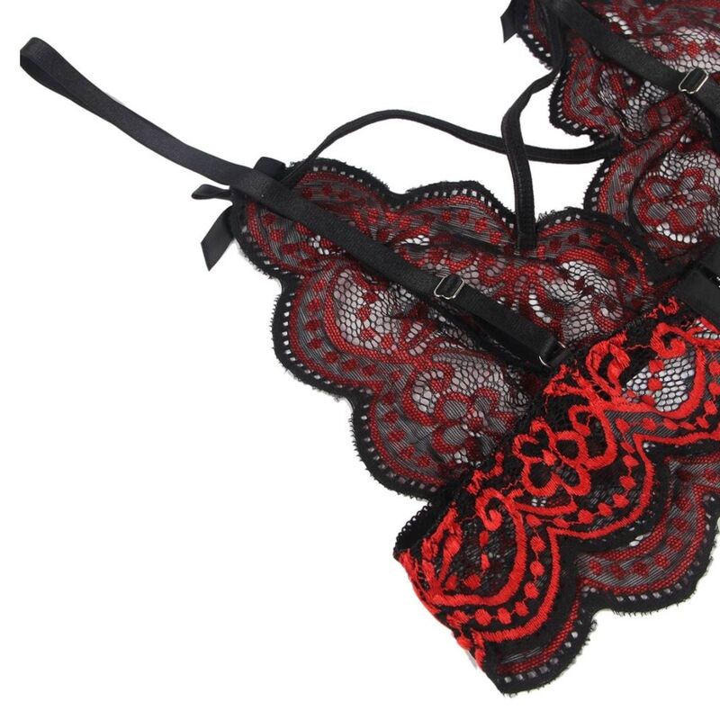ENSEMBLE DEUX PIÈCES TOP ET STRING EN DENTELLE