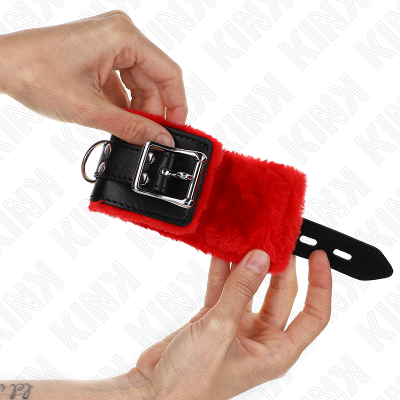 MENOTTES DOUBLÉS DE FOURRURE ROUGE ET NOIR