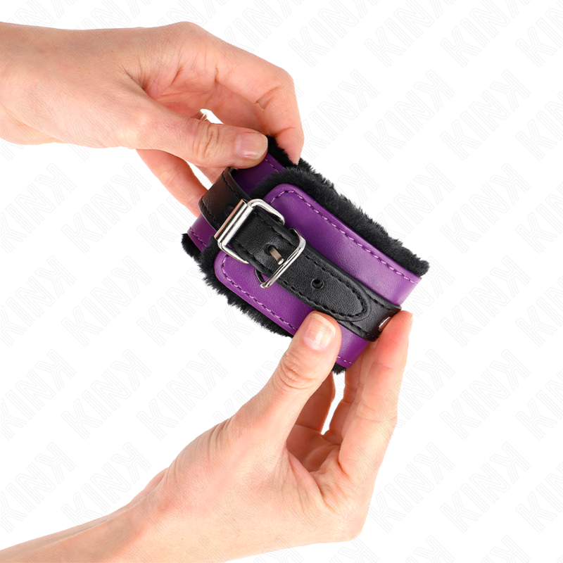 MENOTTES DOUBLÉS DE FOURRURE VIOLET ET NOIR
