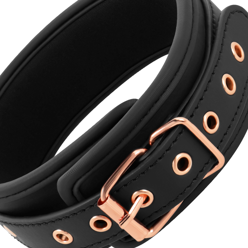 COLLIER AVEC PINCES TÉTONS